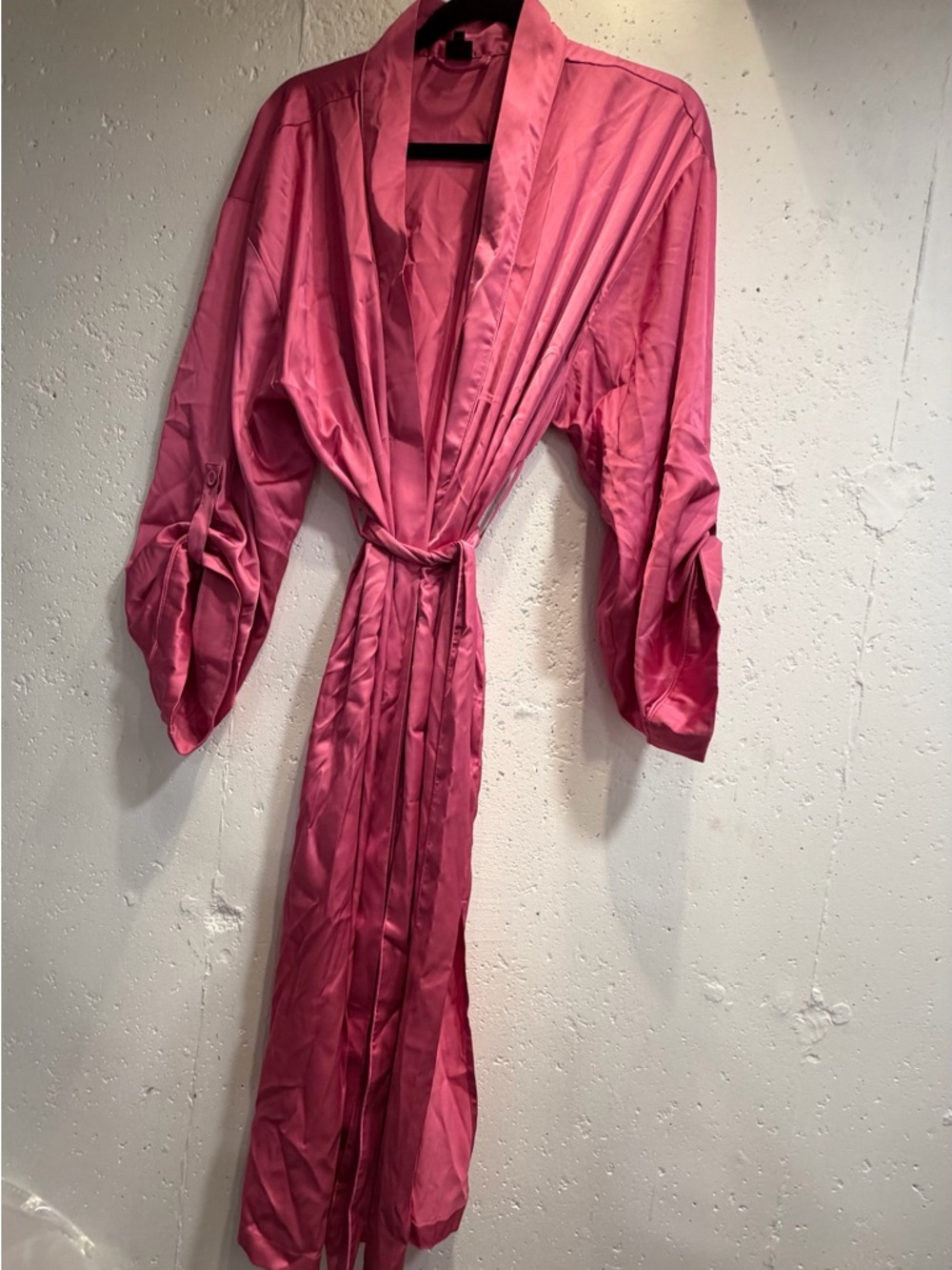 Brand new Women's Satin Tie-Waist Robe in Pink